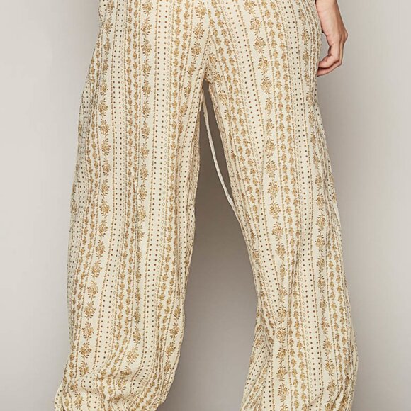 POL relaxed fit in printed woven with tie detail pointed striped pattern. - Picture 3 of 5